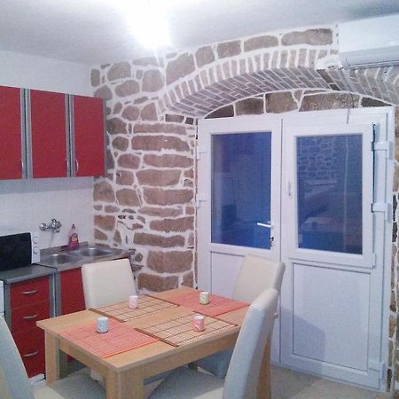 Holiday House Popovic Sućuraj Dış mekan fotoğraf