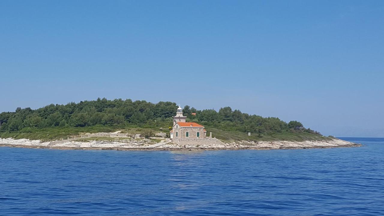 Holiday House Popovic Sućuraj Dış mekan fotoğraf