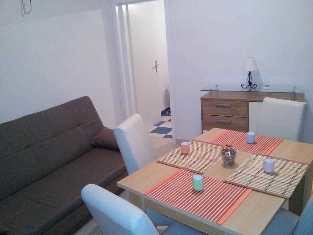 Holiday House Popovic Sućuraj Dış mekan fotoğraf