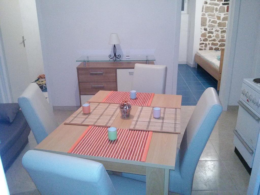 Holiday House Popovic Sućuraj Dış mekan fotoğraf