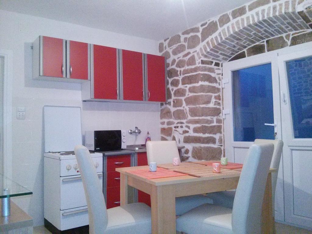 Holiday House Popovic Sućuraj Dış mekan fotoğraf