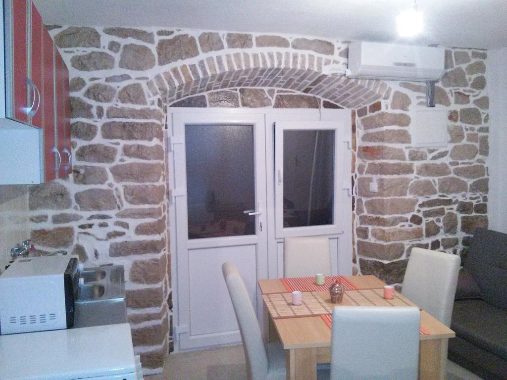 Holiday House Popovic Sućuraj Dış mekan fotoğraf