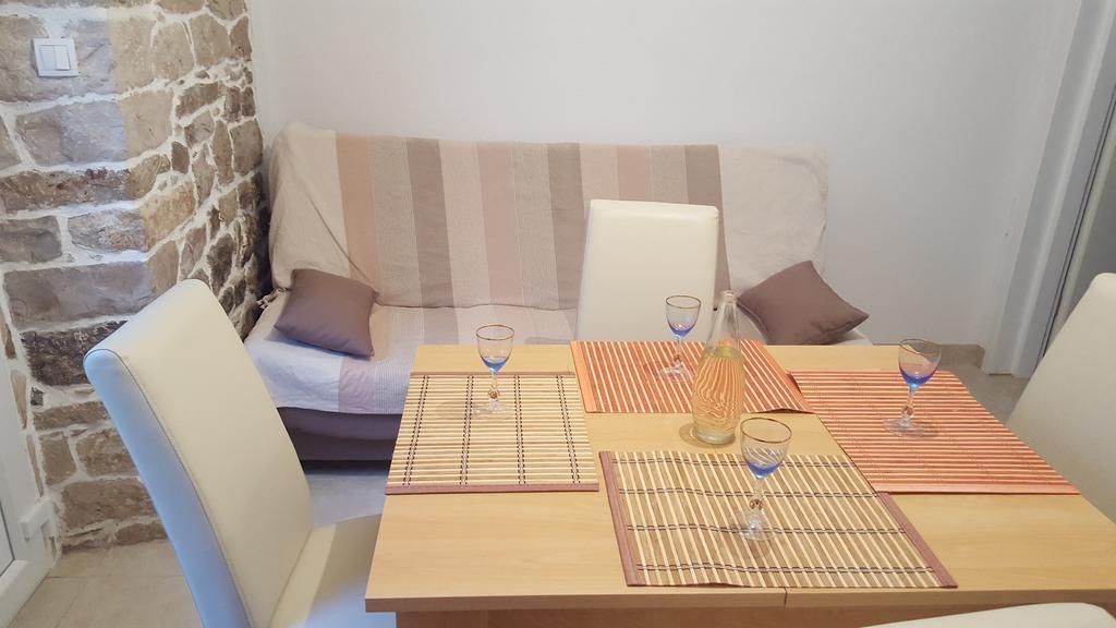 Holiday House Popovic Sućuraj Dış mekan fotoğraf