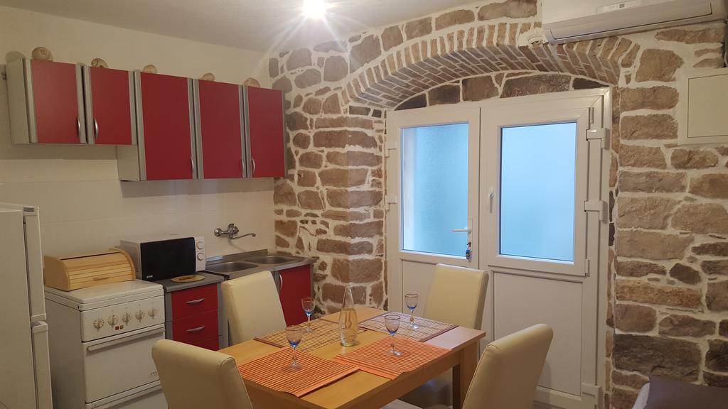 Holiday House Popovic Sućuraj Dış mekan fotoğraf