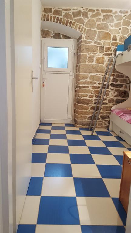 Holiday House Popovic Sućuraj Dış mekan fotoğraf
